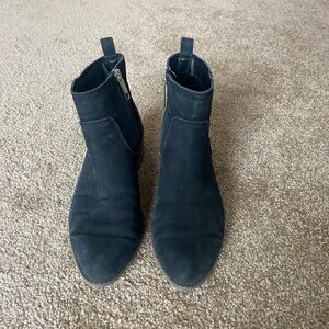 Women’s Black Ankle Boots - Stylish Everyday Chelsea Zip Boot
